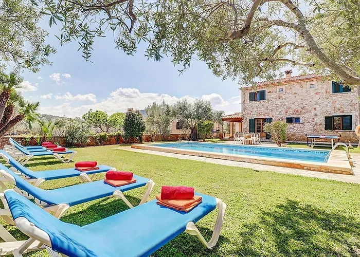 Semesterbostad Charming With A Fabulous Garden In By Renthousing