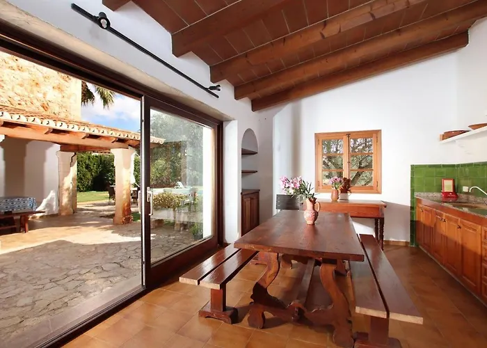 Charming With A Fabulous Garden In By Renthousing Semesterbostad Pollença