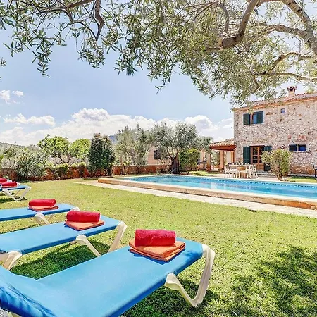 بيت للعطل Charming With A Fabulous Garden In By Renthousing