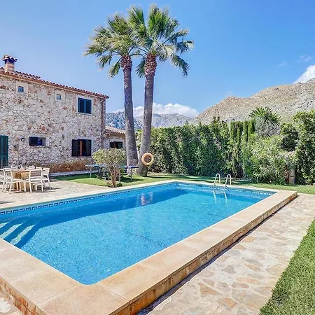 Charming With A Fabulous Garden In By Renthousing Сasa de vacaciones Pollensa